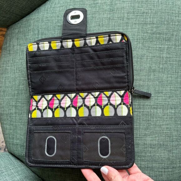 Vera Bradley Quilted Turn Lock RFID Clutch/Wallet in Black excellent used cond.! - Picture 8 of 8